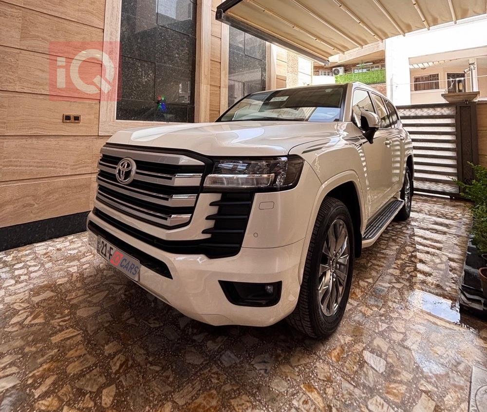 تۆیۆتا لاند کروزەر